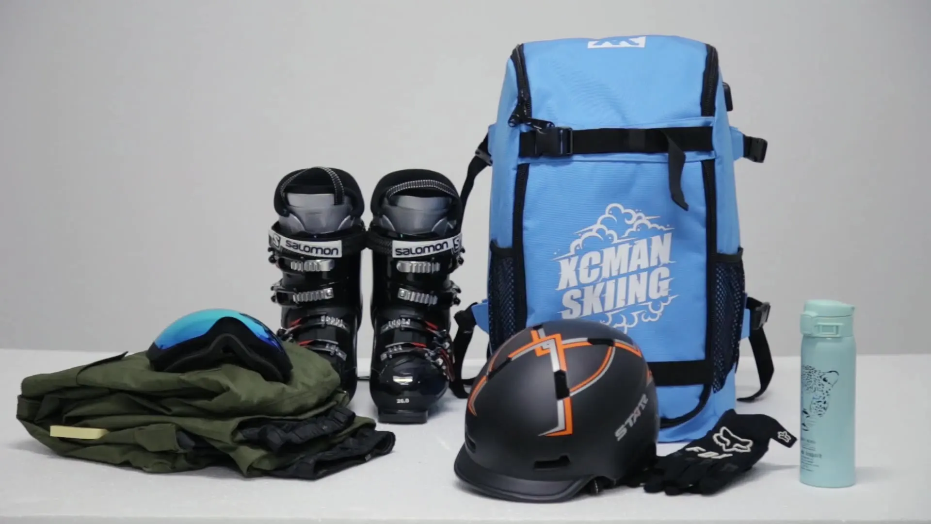 

Ski Boots and Snowboard Boots Bag for Travel with Waterproof Exterior & Bottom - 30Liters Blue
