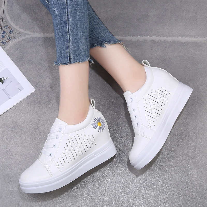 Повседневная обувь для женщин Лидер продаж Женская на скрытой танкетке Модная