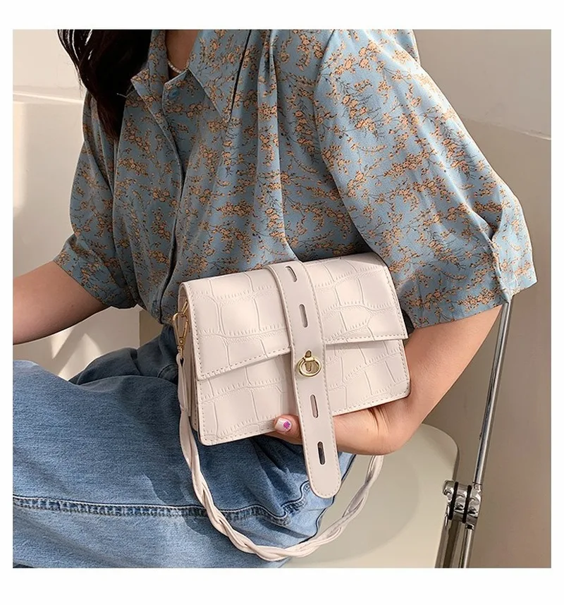 

2021 New High-quality Spring Handbag Fashion High-end One-shoulder Female Bag Western Style Messenger Simple Small Square Bag