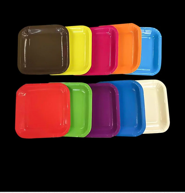 Набор одноразовой посуды однотонная Квадратная тарелка черная и красная