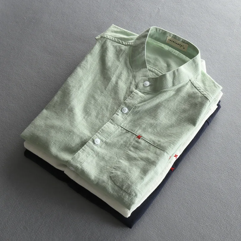 Короткая приталенная льняная хлопковая рубашка с воротником мандарин мужская