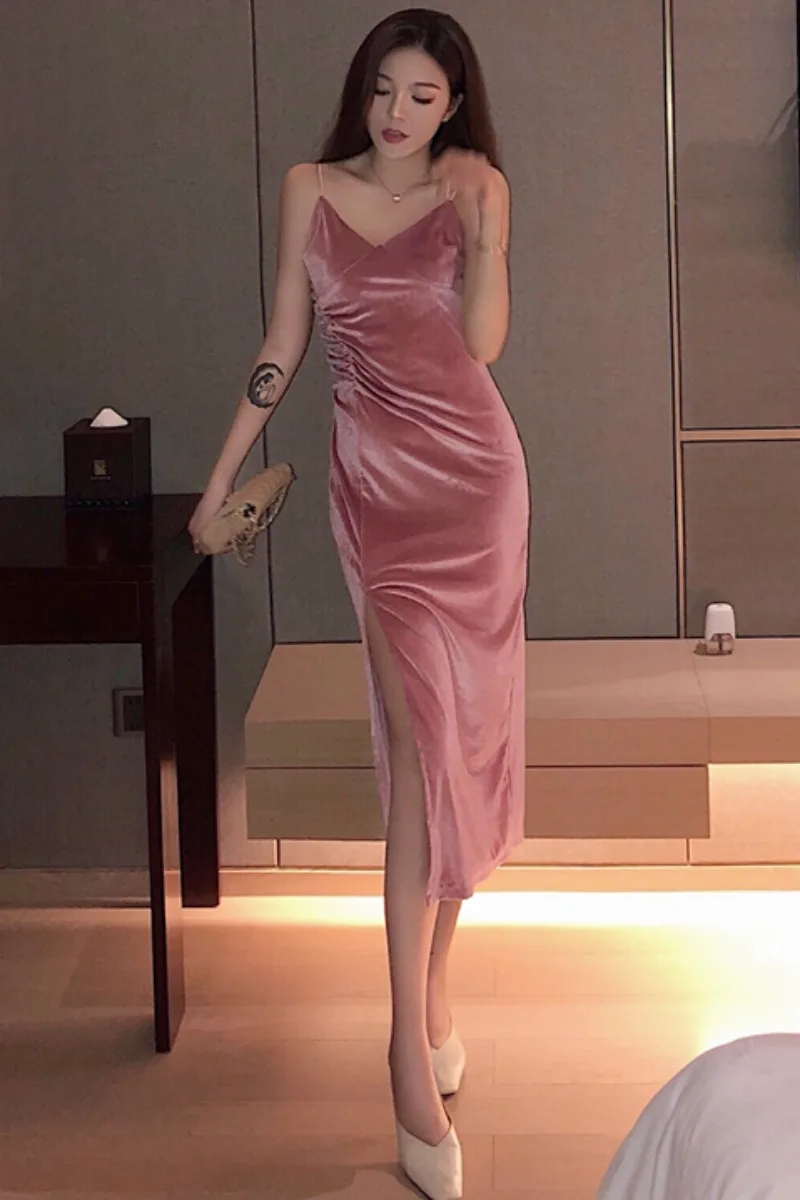 

Spring 2021 Summer Hong Kong Style Chic Sexy Women's Deep V Shoulder-Baring Slimming Split Velvet Mid-Length Suspender Dress