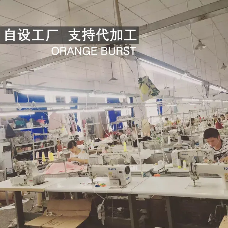 Женское хлопковое пальто с большим меховым воротником длинное утепленное в