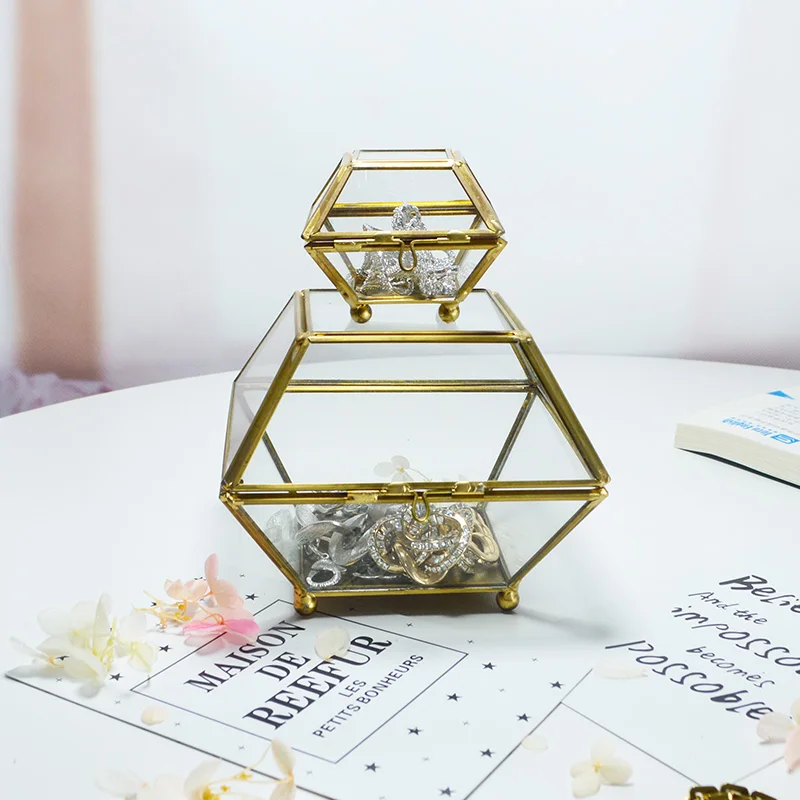 Металлическая стеклянная коробка геометрической формы с крышкой прозрачная для