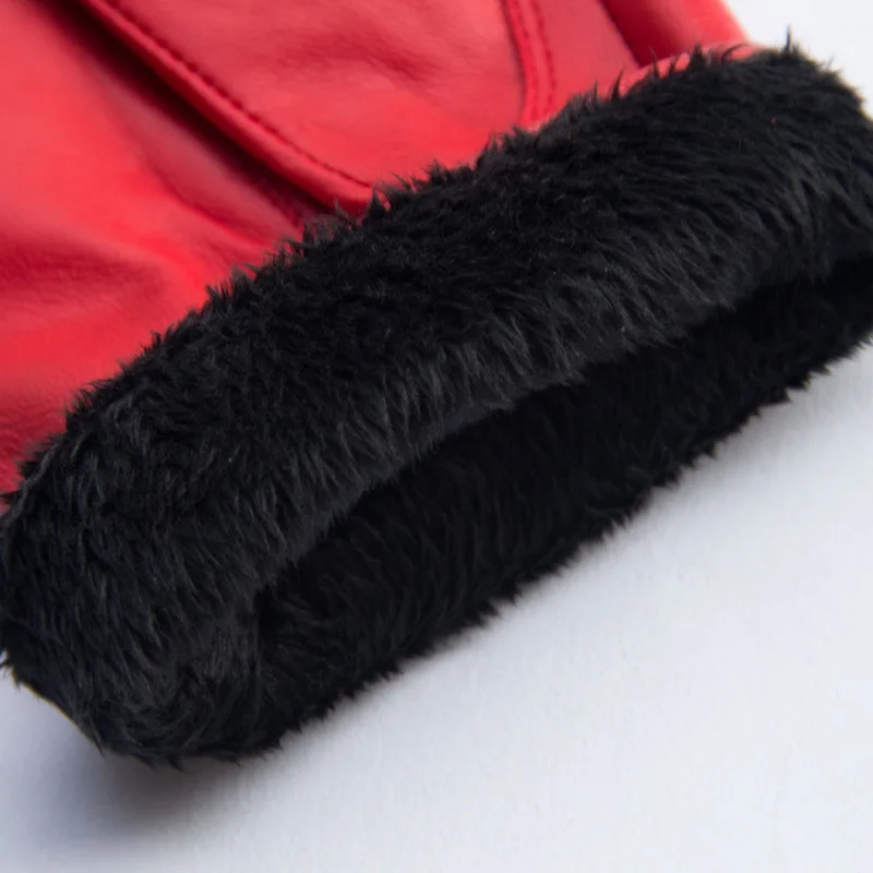 

Brand ladies are really sheepskin leather gloves. Fashionable outdoor fur ball decoration. Internal coral fleece to keep warm
