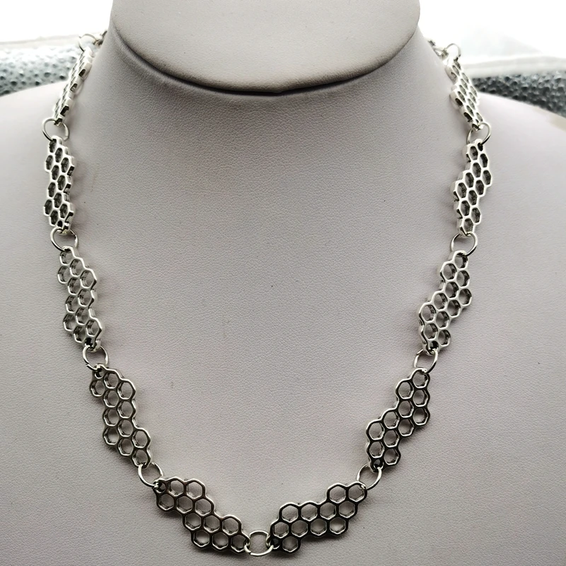 

Honeycomb alloy necklace gifts for women 12