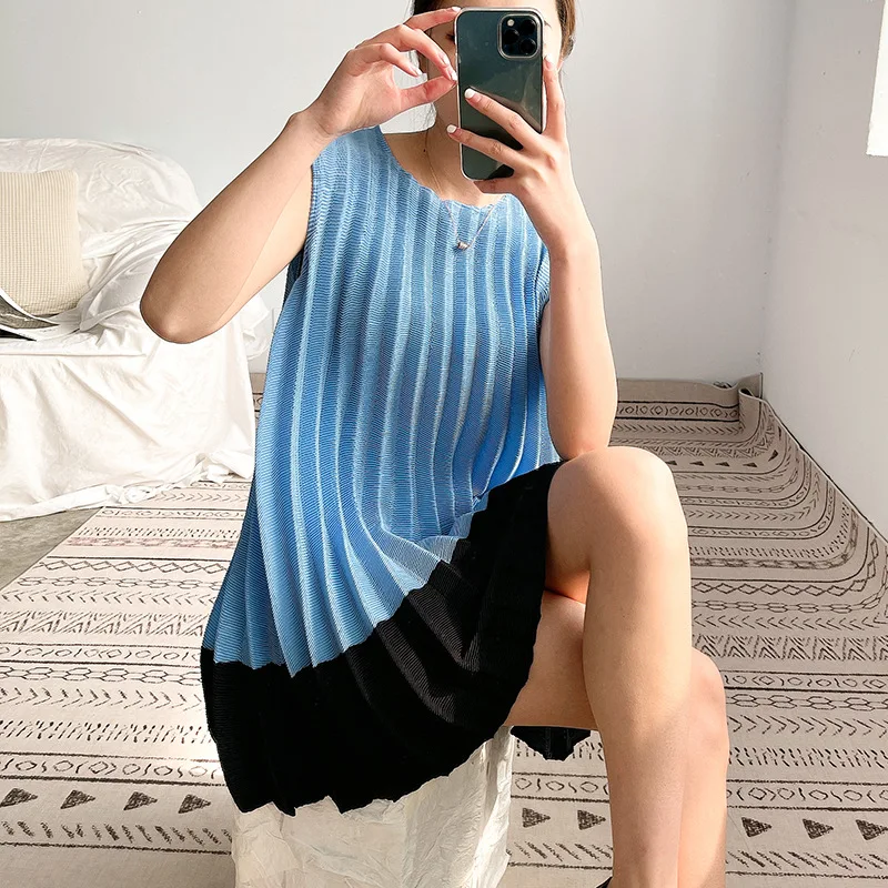 Pleated  Women's  2021 Summer New Sleeveless Design Small Loose Tops
