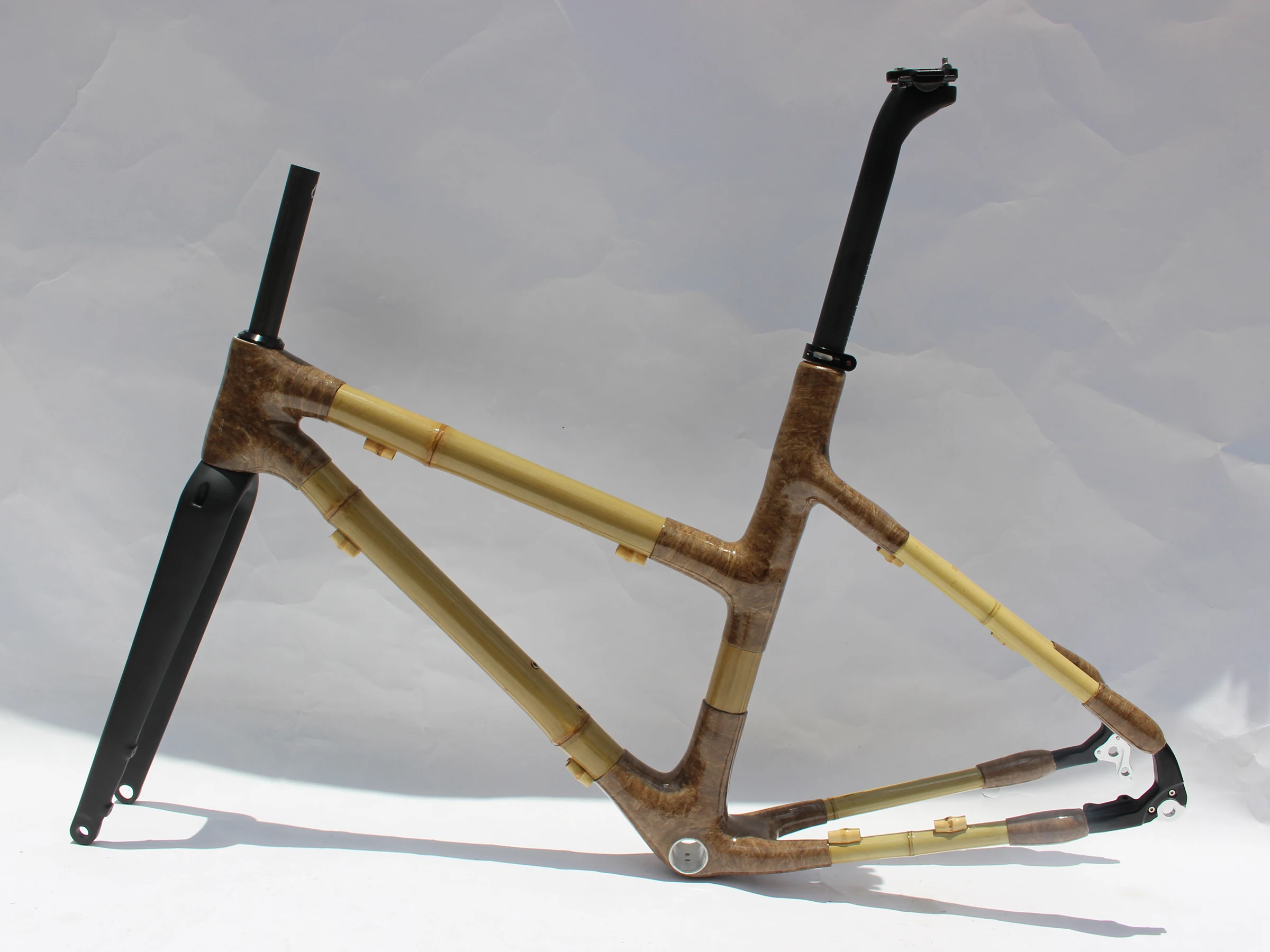 Распродажа! Бесплатная доставка! 2021 бамбуковая рама для велосипеда 700x35 ~ 42c | Спорт