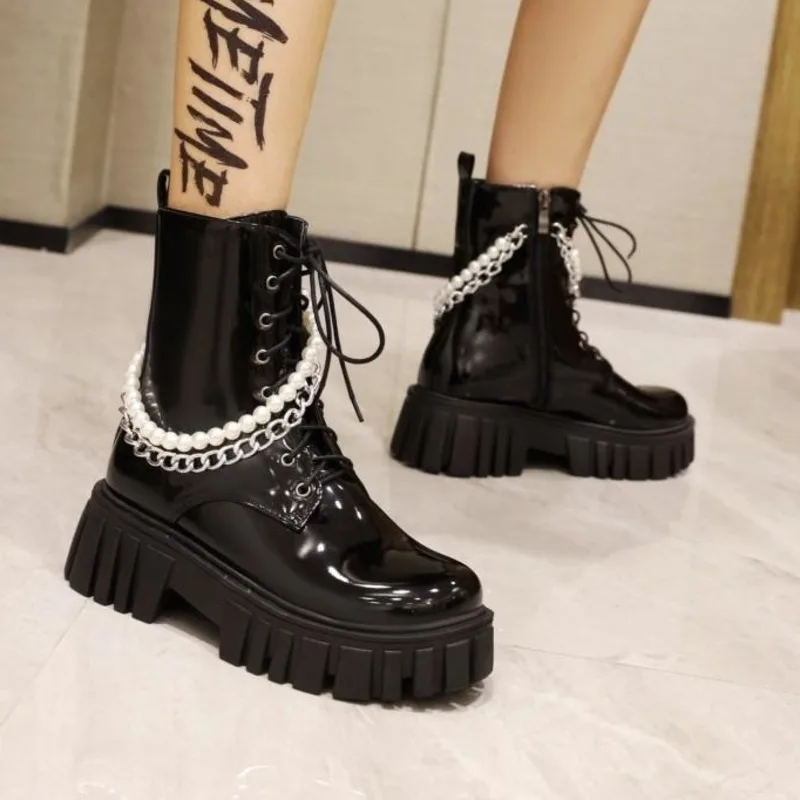 

Женские полуботинки Martin 2021 новый стиль жареные уличные короткие с жемчугом на толстой подошве тонкие осенние и зимние