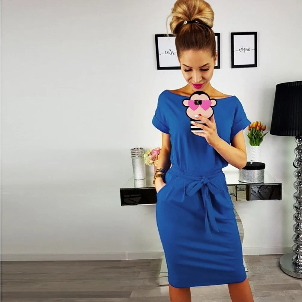 

Solid color lace round neck pocket dress