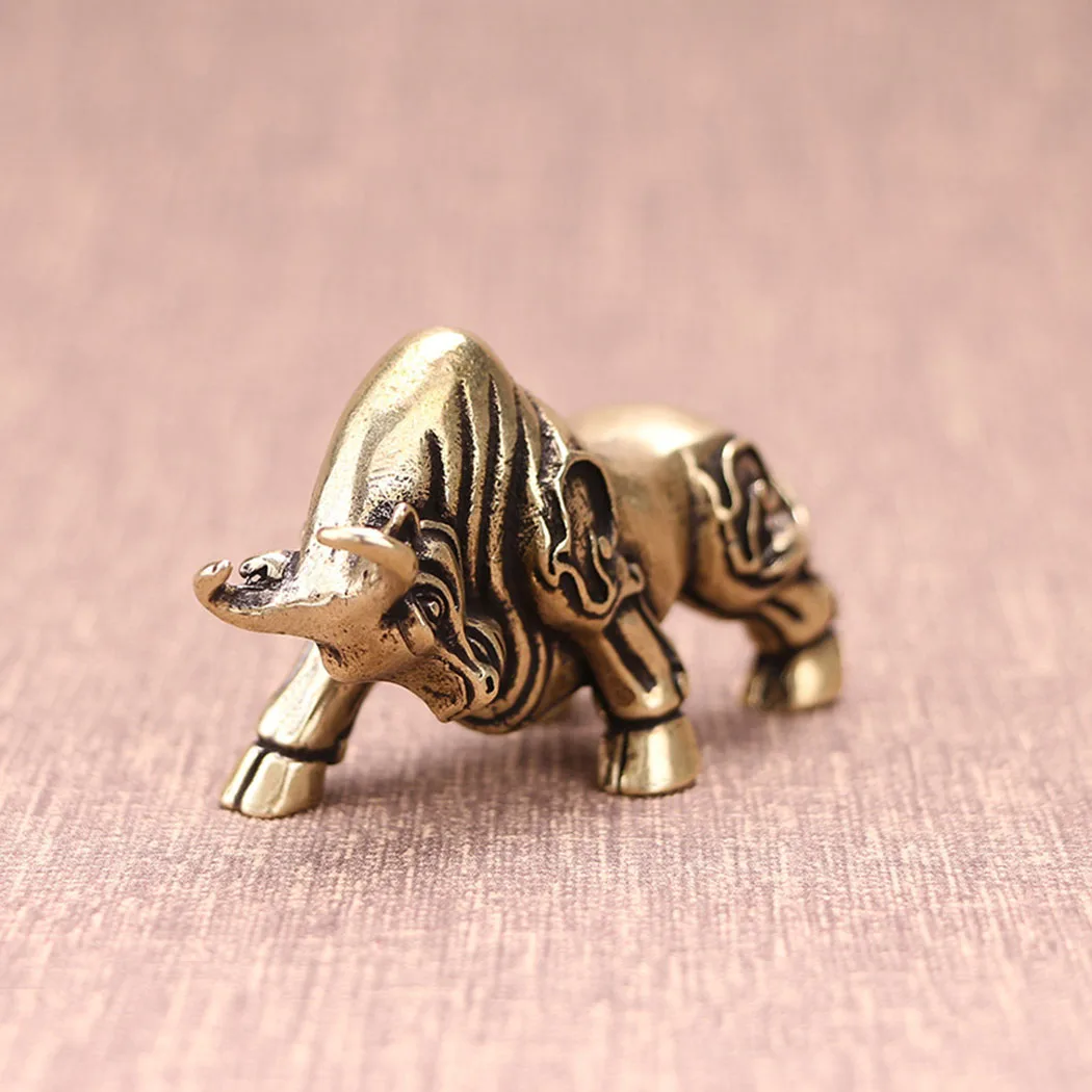 

1pc Brass Figurine Small Cow Statue House Ornament Animal Figurines Office Gift Cow Figurines Fine Workmanship
