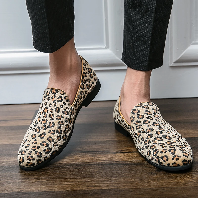 YEINSHAARS-zapatos informales de ante para hombre, mocasines clásicos de ante con estampado de leopardo, cómodos, combinan con todo, 2022