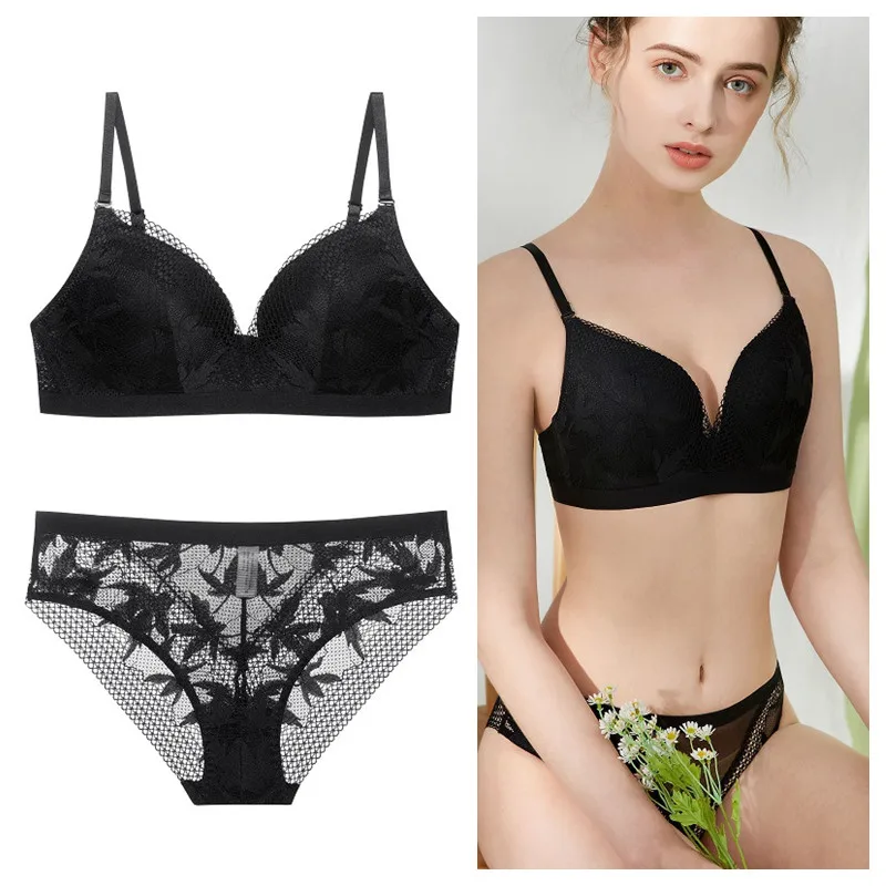 Sexy Lace Wire Free Breast Gather Lingerie Set Comfortable Women Underwear Triangle Cup Chest Pad Push Up Bra Set