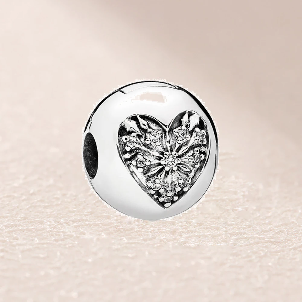 

796388CZ Heart of Winter Clip