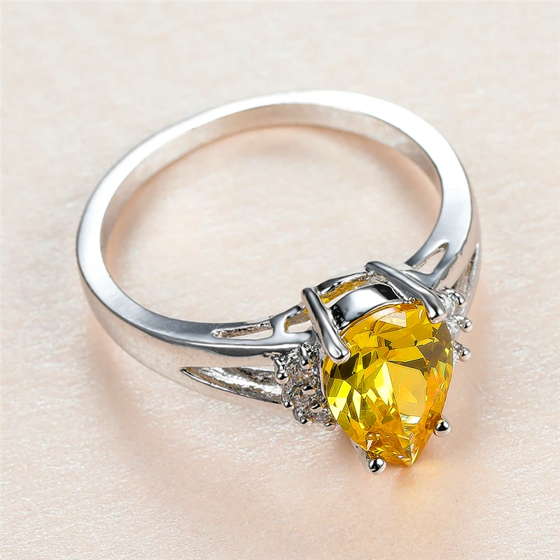 

Vintage Female Water Drop Crystal Ring Charm Silver Color Big Wedding Rings For Women Classic Yellow Zircon Engagement Ring