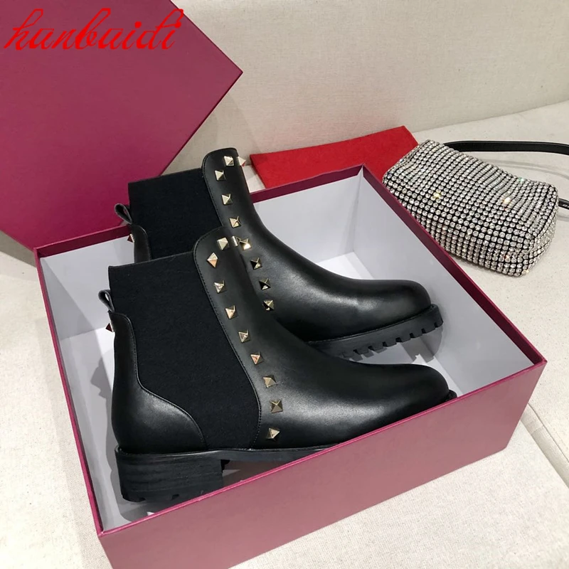 

Hot Sale Winter Women Shoes Leather Platform Shoes Ankle Boots Rivet Pull On Design Solid Color Large Size Single Boots