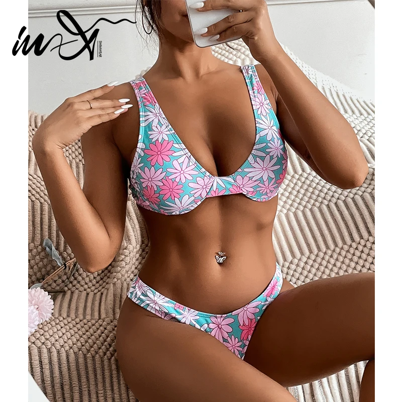 

Купальник-бикини с цветочным принтом и чашками пуш-ап