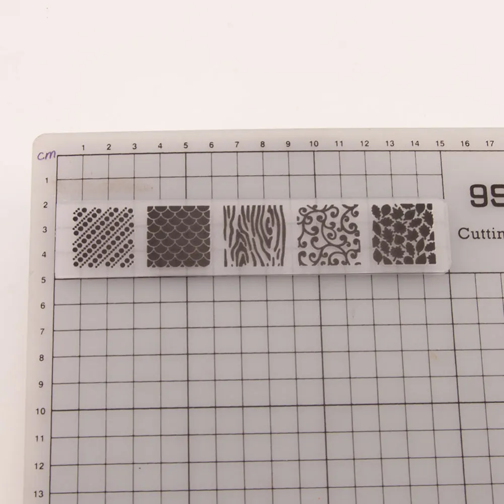 В виде рыбьей чешуи Листья Пластик папки для тиснения кружева ротанга фон папка