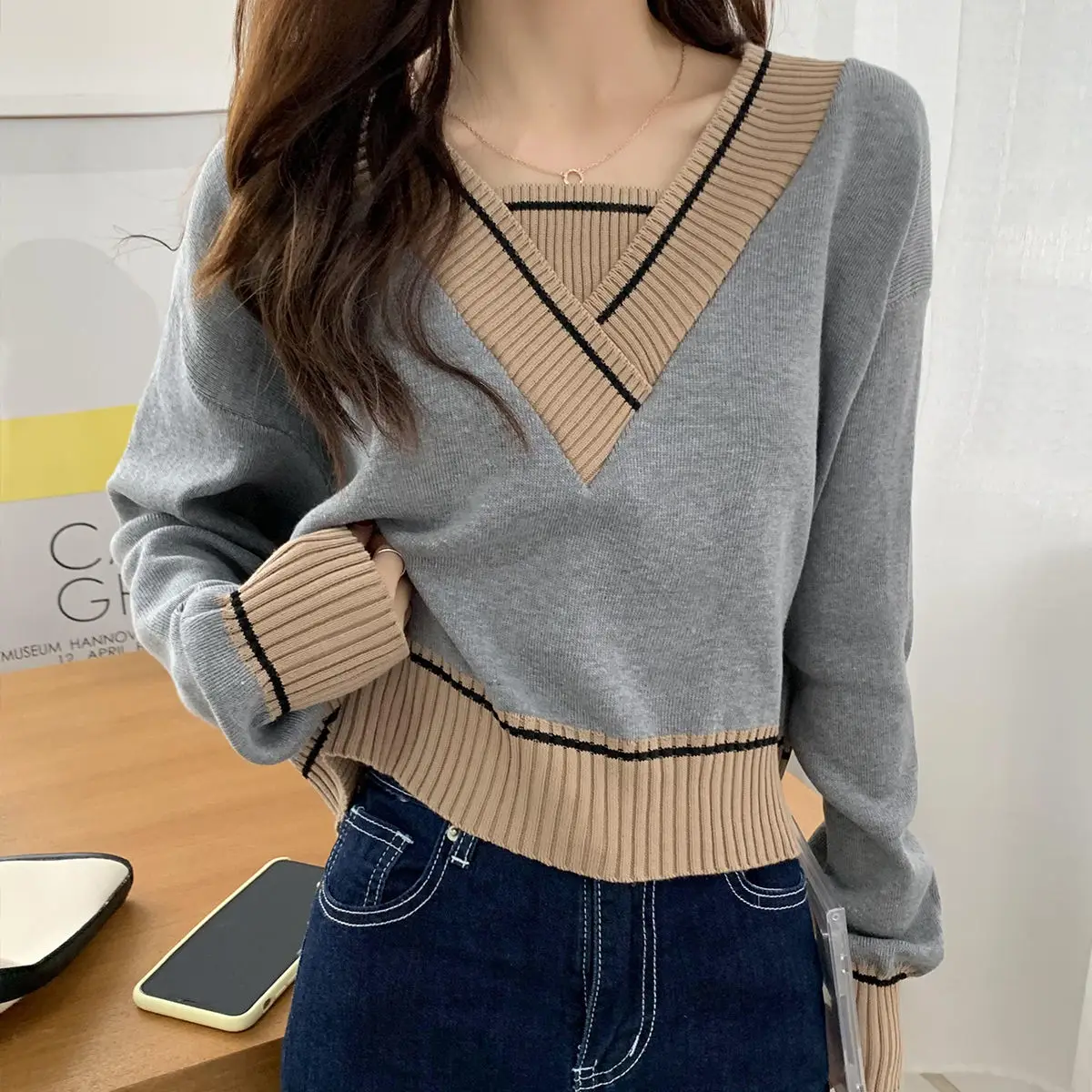 

Retro Knitted Sweater Loose Winter Casual Women's V-Neck Pullover Contrast Color Winter Long-Sleeved Tops Look Thin