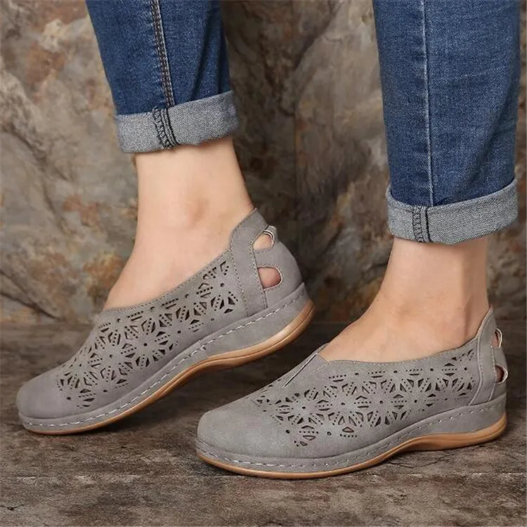 

Shoes Round Toe Clogs Platform Casual Female Sneakers Large Size Women Modis Summer Creepers Big Size New 2021 Solid Lace-Up PU