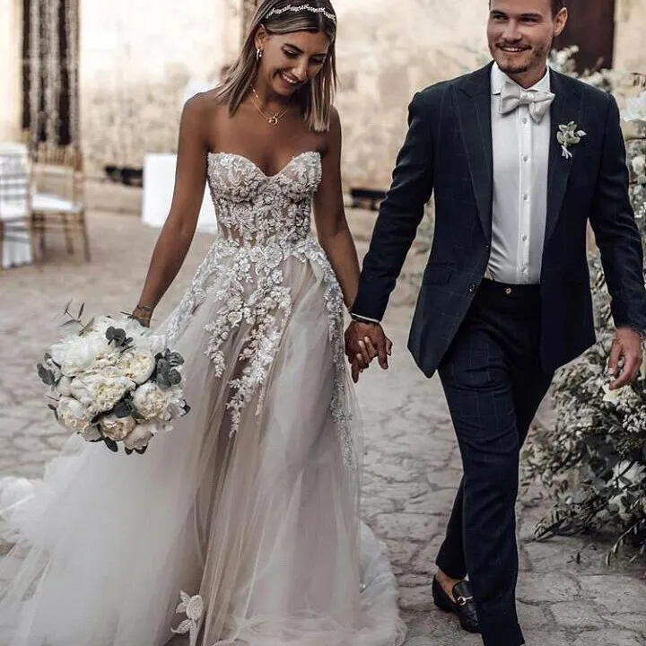 Luxury Wedding Dresses Sexy Sweetherat Lace Appliques Bridal Gowns Custom Made Backless Sweep Train A Line Dress | Свадьбы и