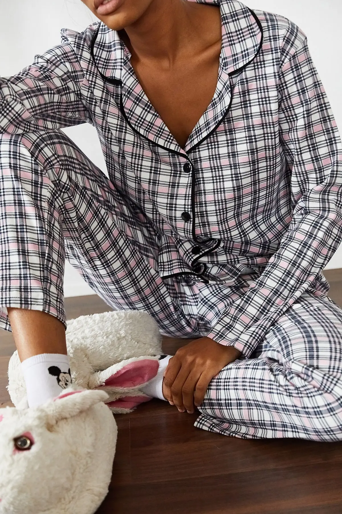 Women's White Checkered Knit Pajamas set 70 COTTON 30 POLYESTER Pleasing Appearance Fashionable Design Good Quality Trend of 2021 Style new Fashion Pajamas