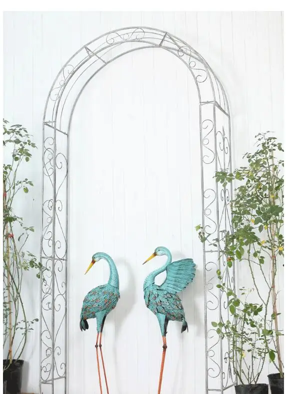 Железная арка в американском ретро стиле с цветами для балкона сада двора