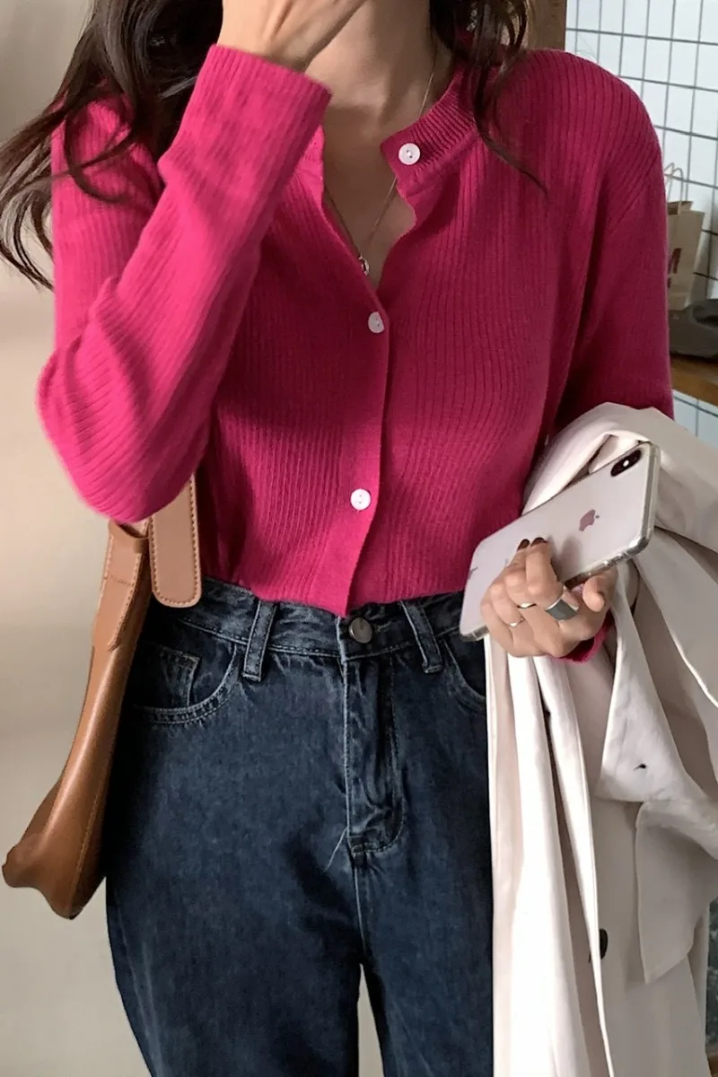 

Korean chic solid color long-sleeved knitted cardigan women spring slim round neck short bottoming top vintage cardigan