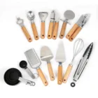 Из нержавеющей стали с деревянной ручкой кухонные инструменты, штопор, шарикоподъемник, колесо для торта, тыква, терка, нож для сыра, консервный нож, венчик