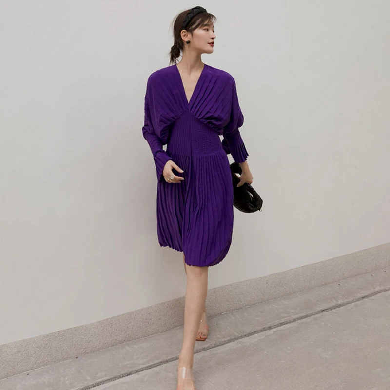 

VGH Ruched Elegant Women's Dress V Neck Long Flare Sleeve High Waist Casual Loose Minimalist Dresses Female Fashion New Clothing