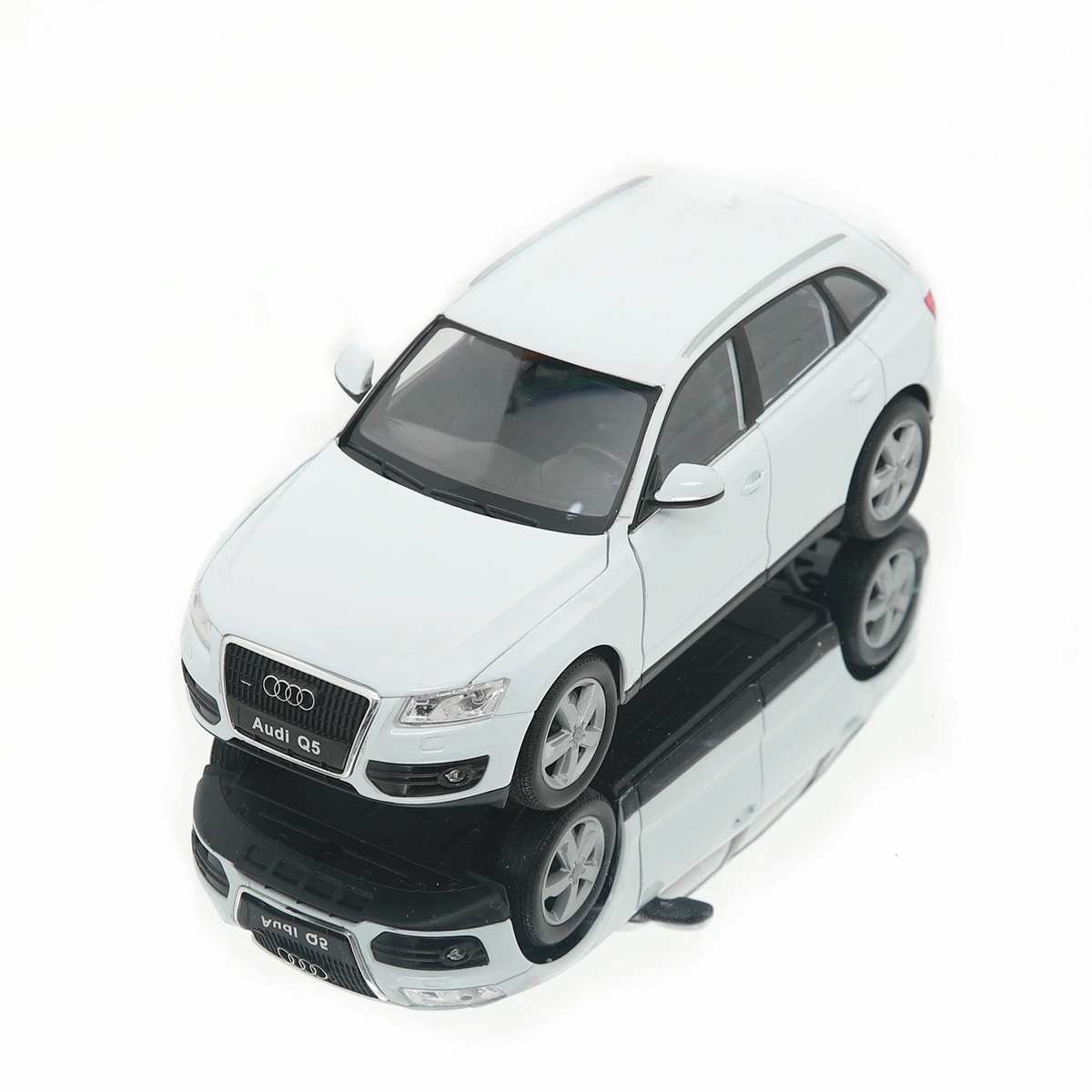 

Роскошная модель автомобиля WELLY 1:24 Audi Q5 SUV из сплава, коллекция игрушек