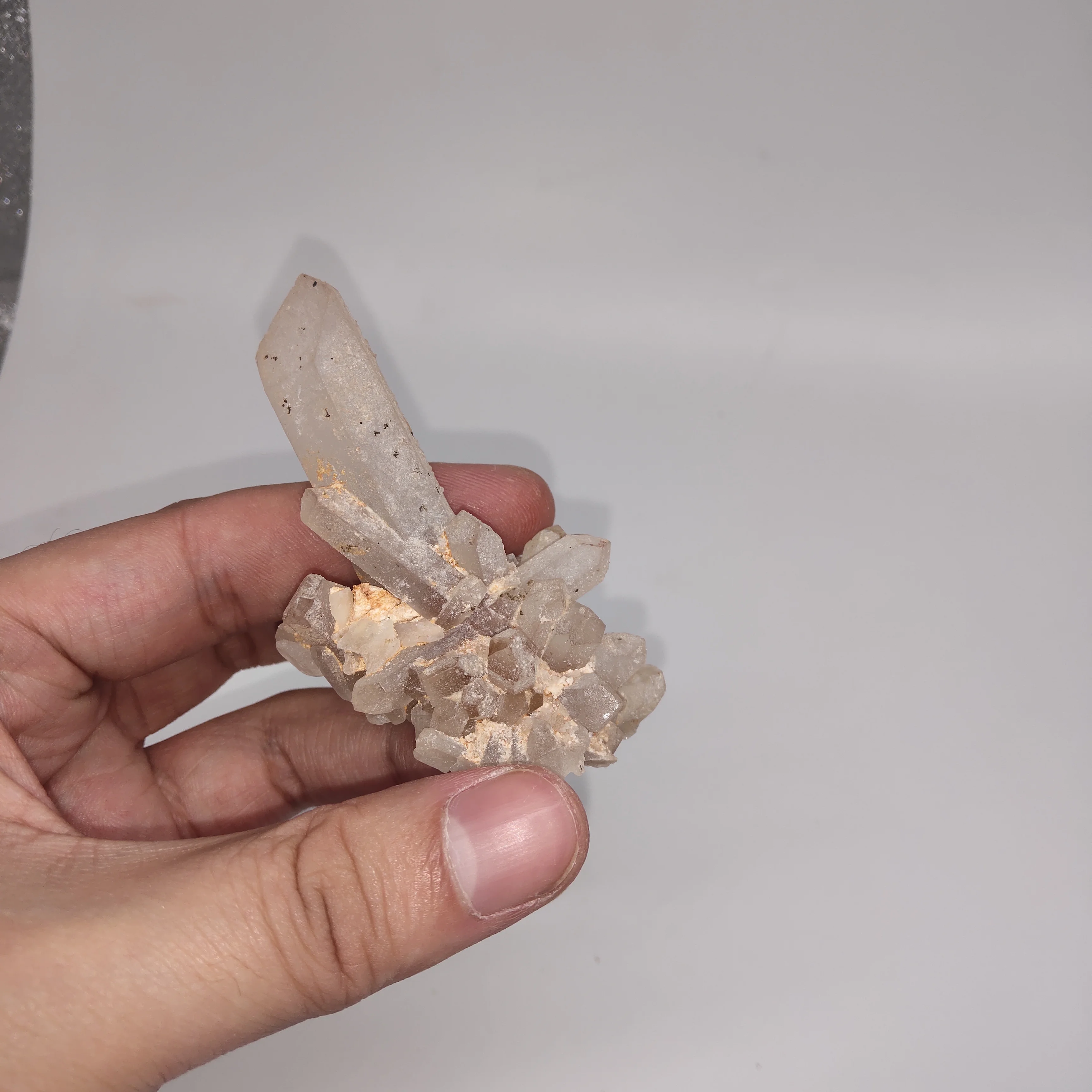 65 г красивый натуральный прозрачный образец кварца каменная Статуэтка Drusy