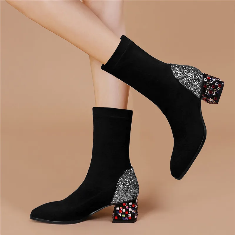 Женские короткие ботинки FEDONAS замшевые на высоком каблуке со стразами вечерние с