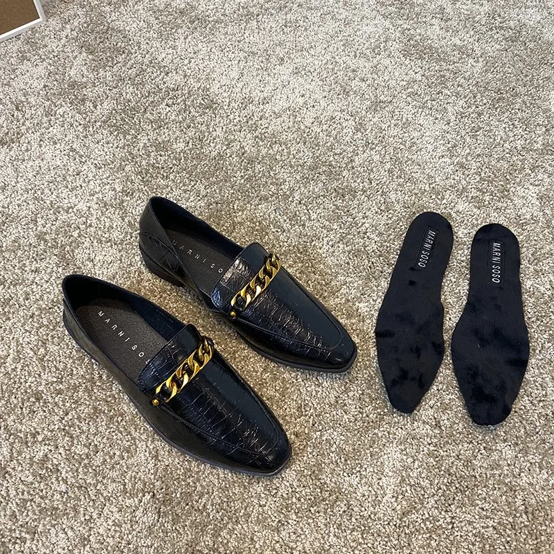 Женские туфли-оксфорды на низком каблуке из лакированной кожи аллигатора с