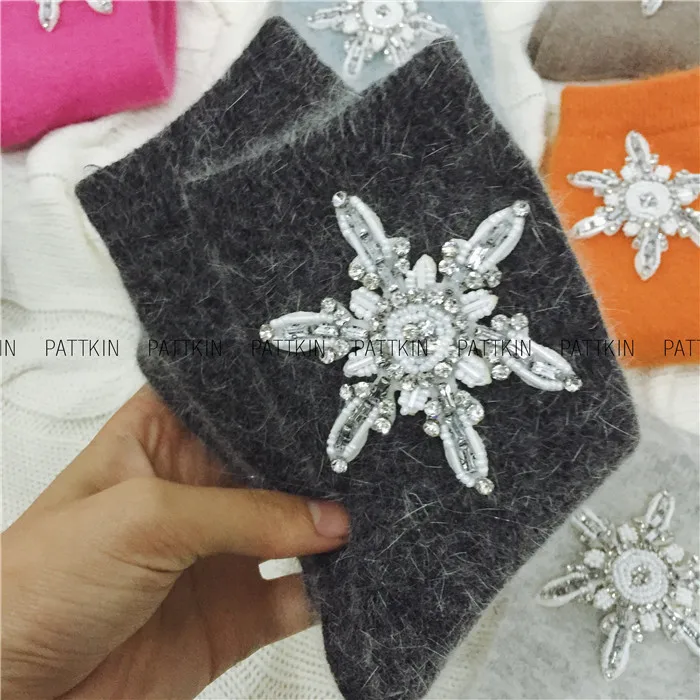 

Winter Autumn Harajuku Plush Beads Thick Soft Rabbit Wool Mixed Socks Women Chic Vintage Warm Snowflake Korean Socks BAC532