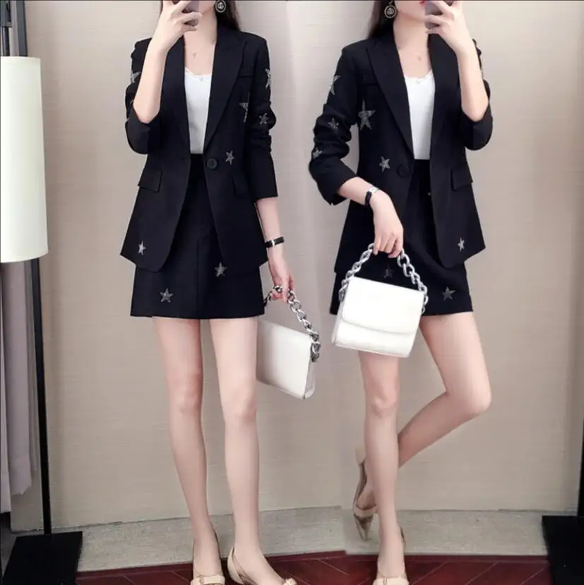 Женский костюм двойка со звездами блейзер и короткая юбка осень 2019|Костюмы с