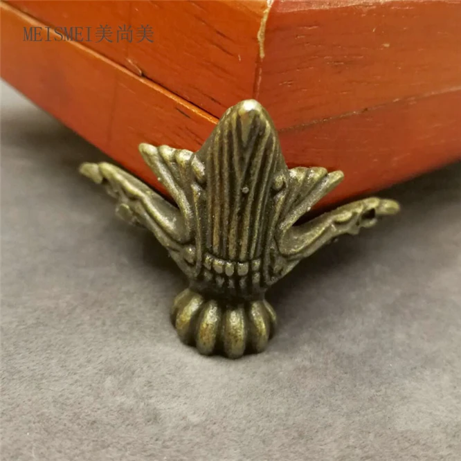 

4 Pcs/lot Antique Brass Jewelry Chest Wood Box Decorative Feet Leg Corner Protector For Furniture Cabinet Protect Hardware metal