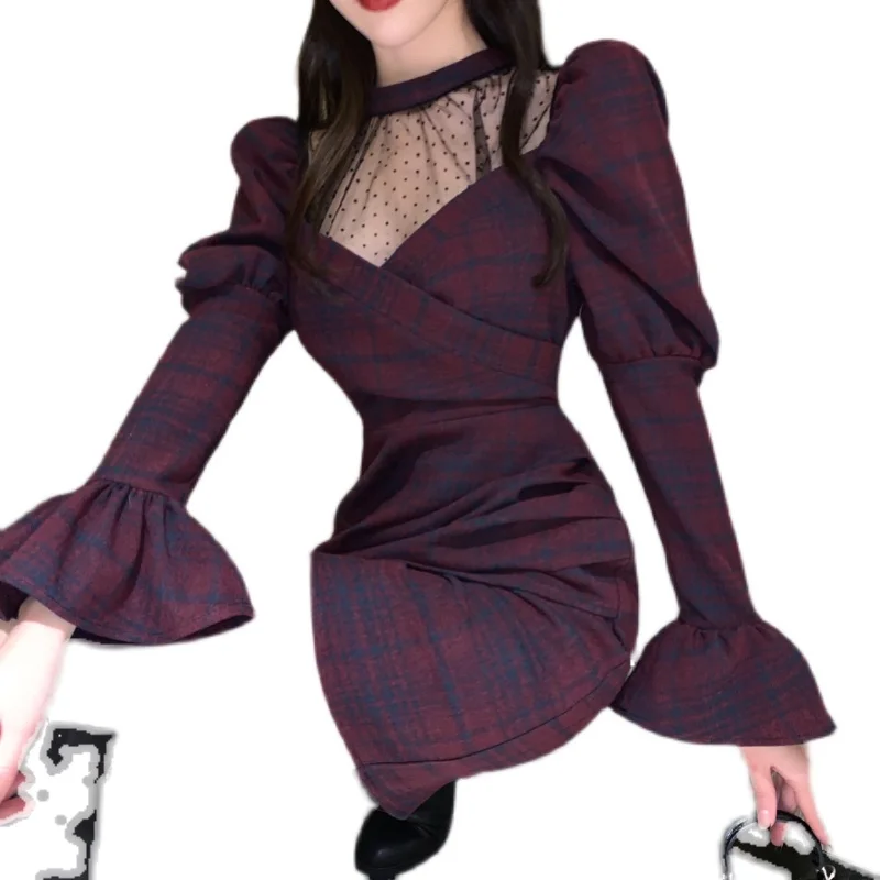 

Flared Sleeve Checkered Skirt 2021 Spring New Lace Stitching Wooden Ear Stand Collar Bubble Sleeve Short Dress