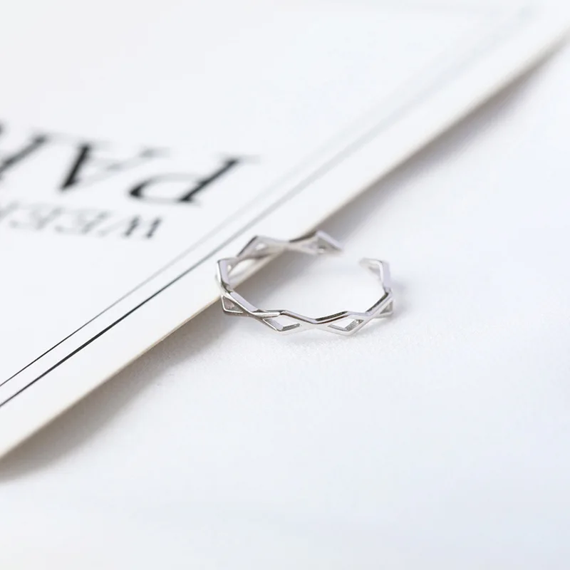Женское Открытое кольцо с геометрическим узором серебряного цвета|Кольца для