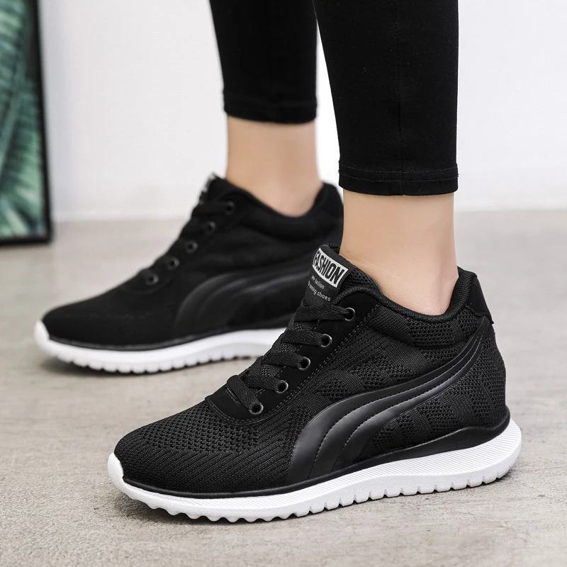 Камуфляжные женские кроссовки увеличивающие рост для бега армейский зеленый