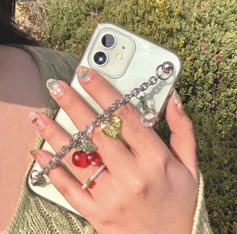 

For iPhone 12 11 Pro Max Cases Fruit Chain Wrist Bracelet Phone Case For iPhone XR X XS Max 8 7 Plus Clear Back Cover