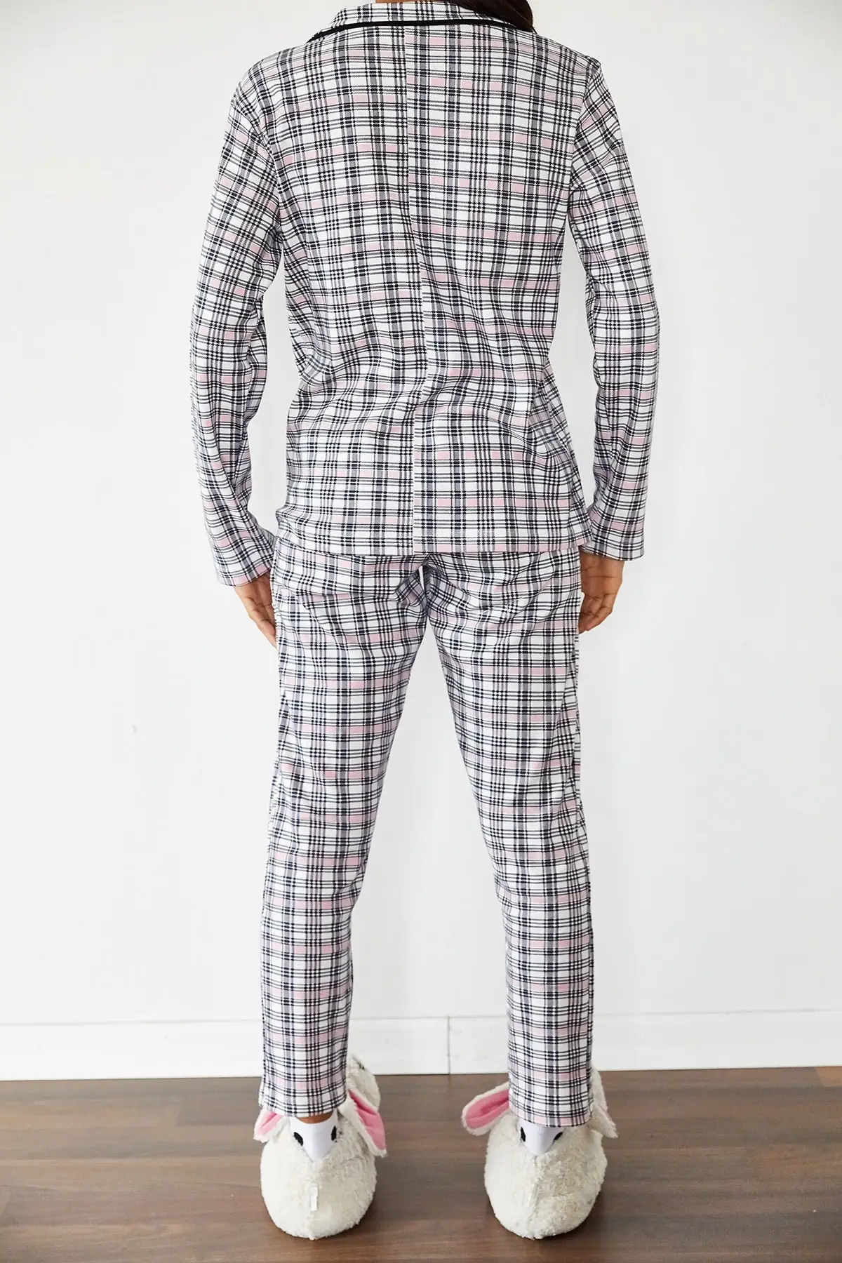 Women's White Checkered Knit Pajamas set 70 COTTON 30 POLYESTER Pleasing Appearance Fashionable Design Good Quality Trend of 2021 Style new Fashion Pajamas