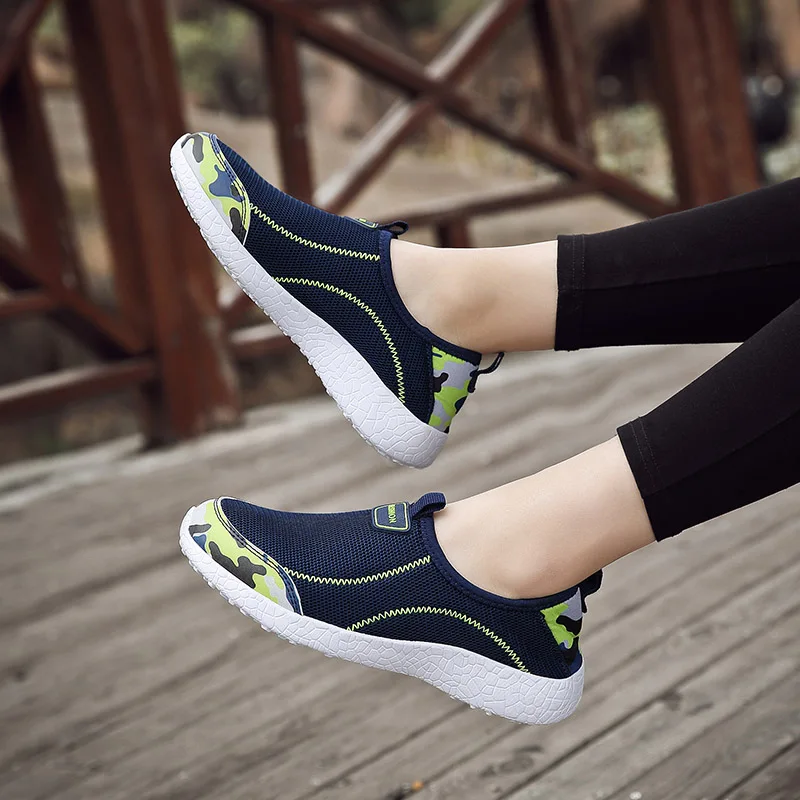 Мужская повседневная обувь летняя дышащая легкая недорогая унисекс модная без