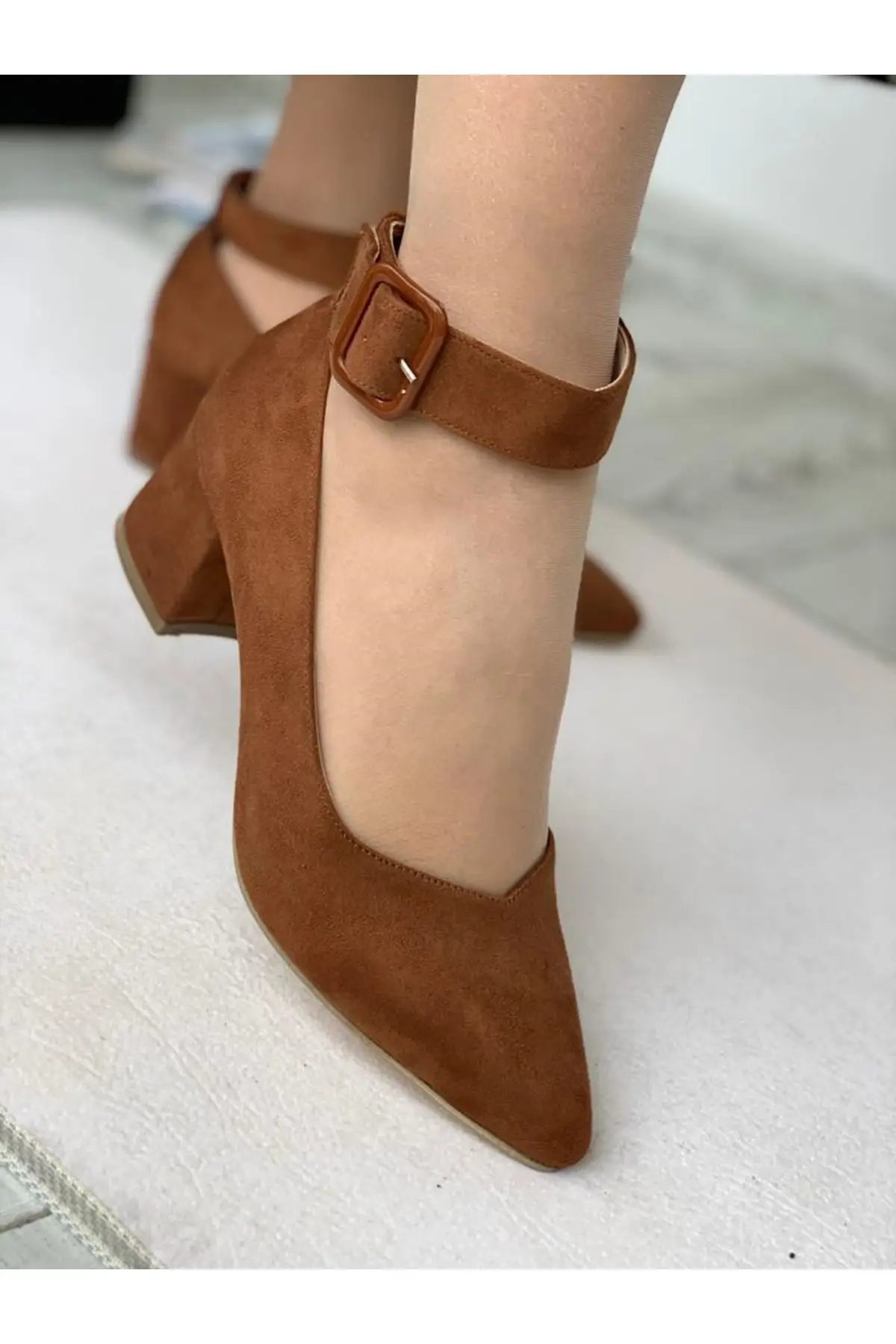 

2021 Ladies Pumps Detailed female heels of the belt from the wrist. Tan New Fashion Stylish Lady Party Women Pumps Shoes