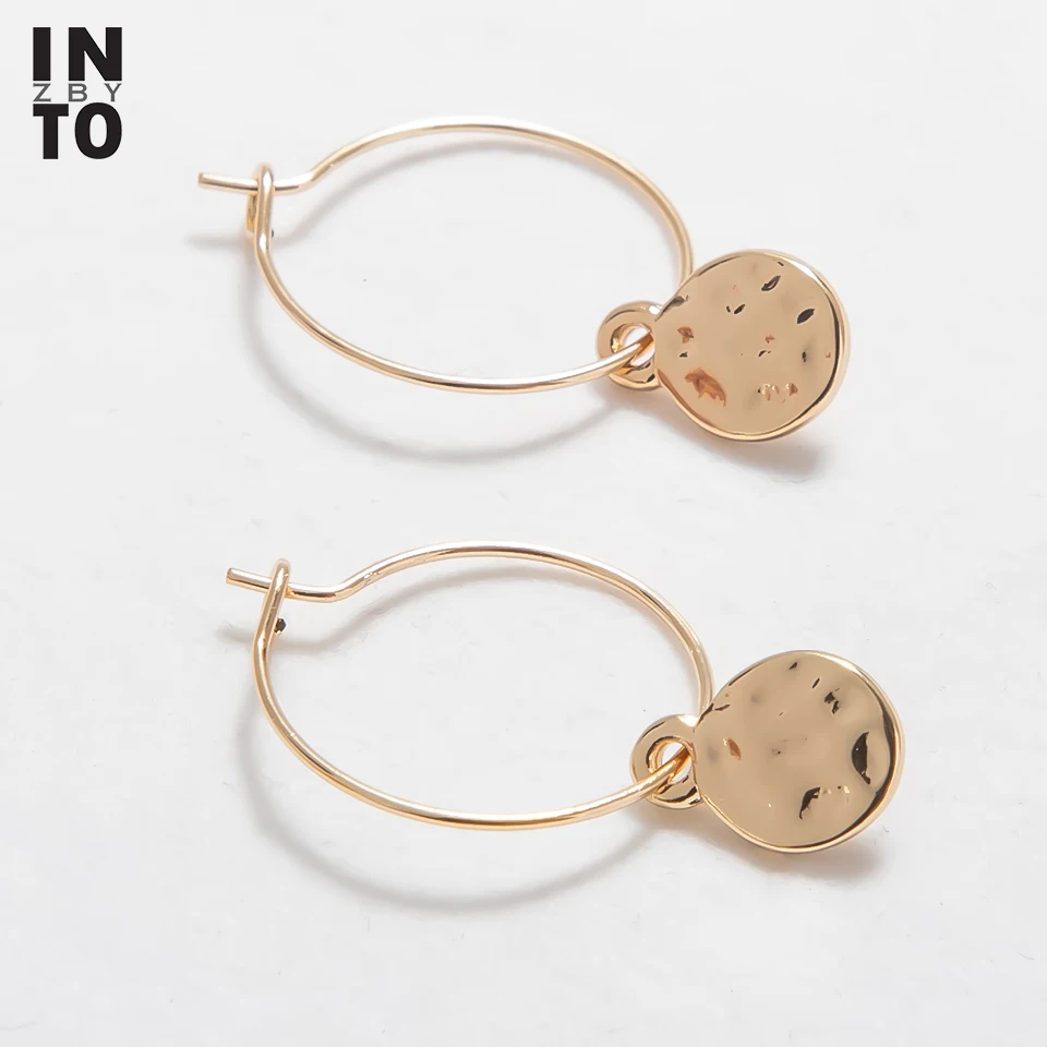 Небольшие серьги кольца из натурального камня женские комплект золотистых