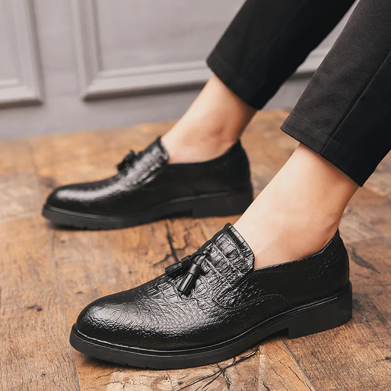 Туфли мужские кожаные с бахромой роскошные повседневные Мокасины модная офисная