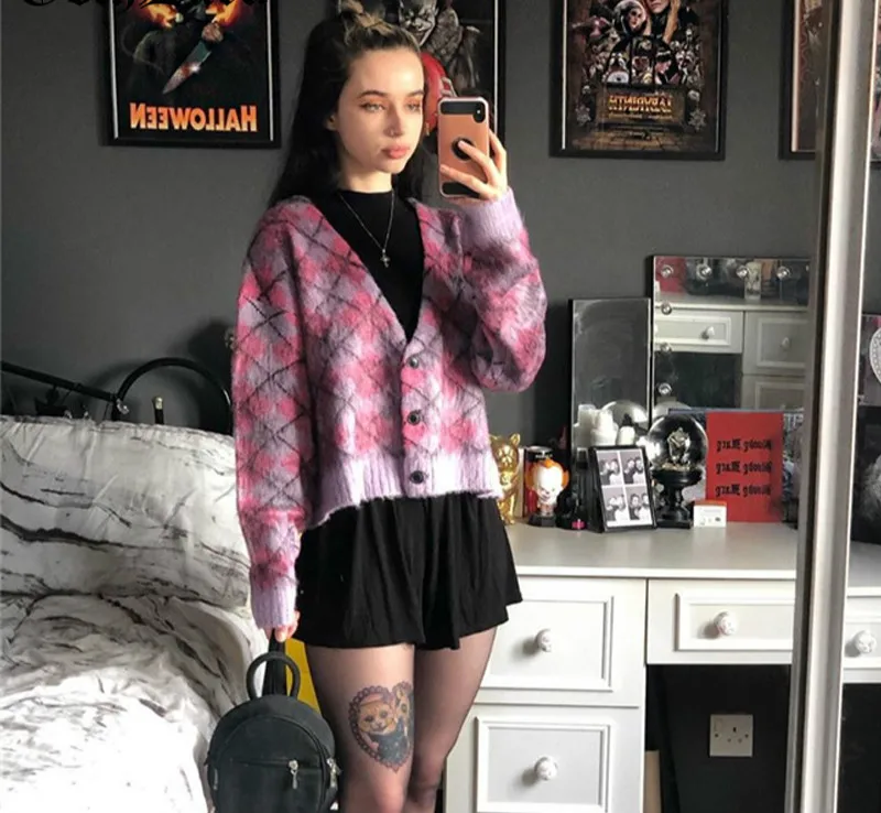 

2020 Autumn and Winter Short Loose Long Sleeve Rhombic Button Knitted Cardigan V-neck Jacket Lavender Plaid Sweater Jacket Women