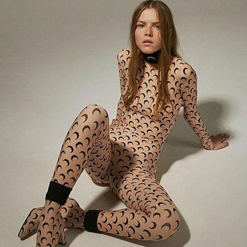 Облегающий комбинезон зимний с длинными рукавами женский белый принтом Луны