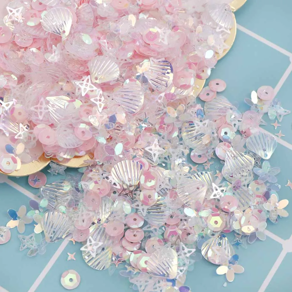 Доставка производится в течение 15 г обувь украшенная разноцветными стразами