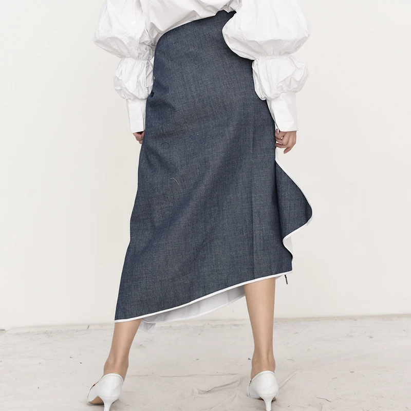 

[EAM] High Waist Gray Contrast Color Pleated Asymmetric Half-body Skirt Blue Women Fashion Tide New Spring Autumn 2021 1A24405